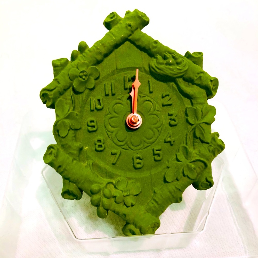 Tiny vintage “cuckoo clock”